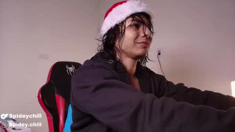 Snapshot of spideychill chatting on December 17, 10:11 pm spideychill online show from December 17, 10:11 pm