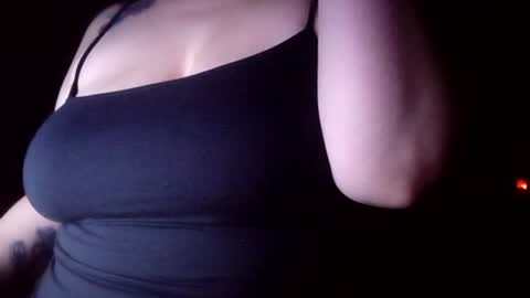 Snapshot of spinnerbitch chatting on July 1, 5:20 am Vanessa Spade online show from July 1, 5:20 am
