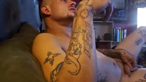 Snapshot of spitface7st907944 chatting on December 20, 9:32 am Lil blue devil online show from December 20, 9:32 am