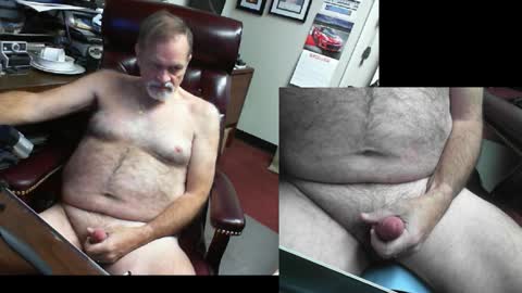 Snapshot of spitfire1964 chatting on December 10, 3:55 pm Spitfire online show from December 10, 3:55 pm