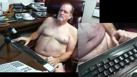 Snapshot of spitfire1964 chatting on March 12, 9:35 pm Spitfire online show from March 12, 9:35 pm