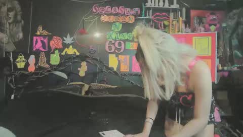 Daddy  His Splash Queen online show from April 6, 1:47 am