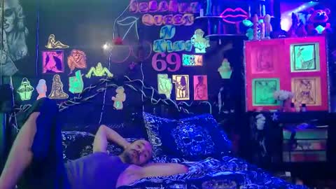 Daddy  His Splash Queen online show from April 11, 7:45 am