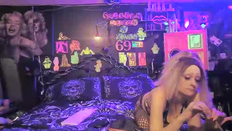 Daddy  His Splash Queen online show from April 12, 4:50 am