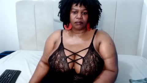 Snapshot of splendidtalitha chatting on July 5, 8:10 am SplendidTalitha online show from July 5, 8:10 am