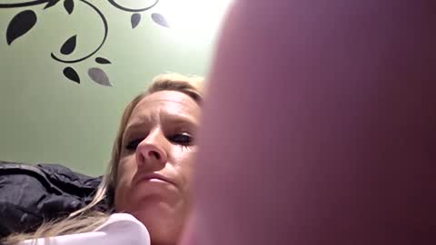 Snapshot of spnk6me9 chatting on January 8, 10:01 pm spnk6me9 online show from January 8, 10:01 pm