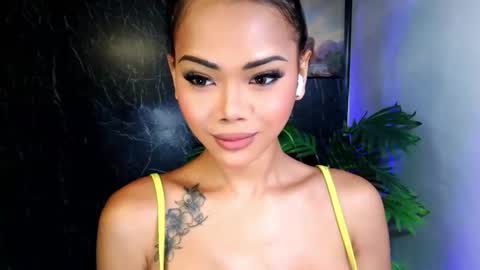 Snapshot of spoileme_babexx chatting on October 23, 1:38 am CALL ME RAINE online show from October 23, 1:38 am