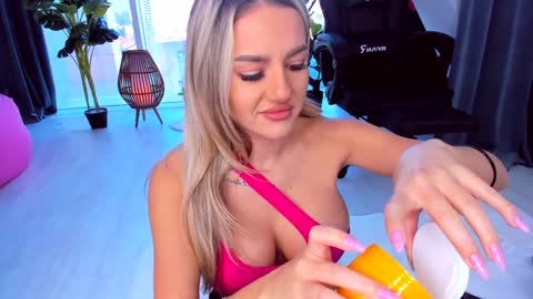 Anna online show from January 12, 11:50 am