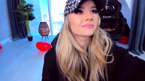 Anna online show from March 5, 11:49 am