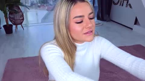 Anna online show from October 7, 9:39 am