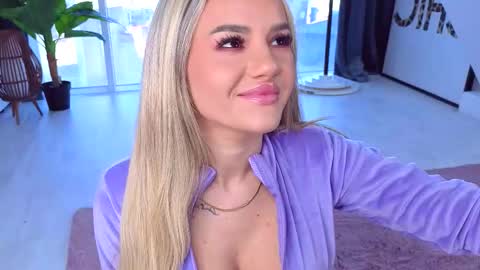 Anna online show from October 29, 11:45 am