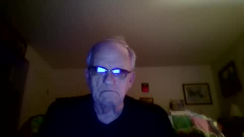 spongebobpineapple70 online show from June 4, 2:28 am