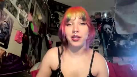 Snapshot of spookysanrihoe chatting on March 17, 4:10 pm Pixie online show from March 17, 4:10 pm