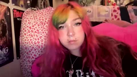 Snapshot of spookysanrihoe chatting on April 28, 4:56 pm Pixie online show from April 28, 4:56 pm