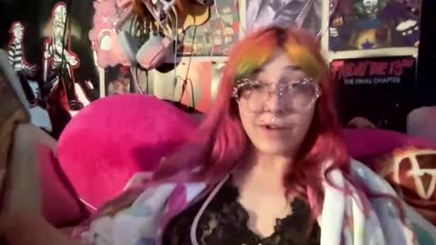 Snapshot of spookysanrihoe chatting on May 7, 4:23 pm Pixie online show from May 7, 4:23 pm
