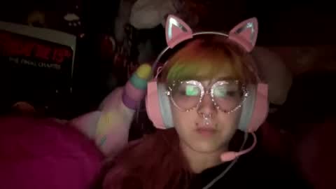 Snapshot of spookysanrihoe chatting on May 8, 5:46 am Pixie online show from May 8, 5:46 am