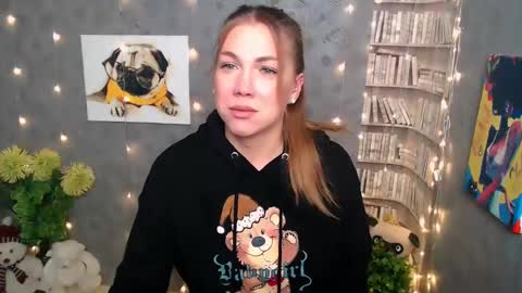 Snapshot of sport_tall_karina chatting on December 28, 9:20 am Karina online show from December 28, 9:20 am