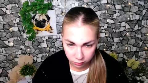 Snapshot of sport_tall_karina chatting on October 7, 9:50 am Karina online show from October 7, 9:50 am