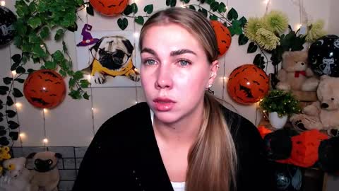 Snapshot of sport_tall_karina chatting on October 27, 8:51 am Karina online show from October 27, 8:51 am