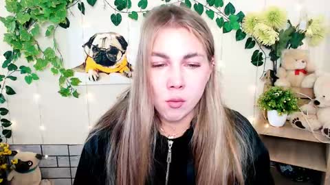 Snapshot of sport_tall_karina chatting on November 13, 11:09 am Karina online show from November 13, 11:09 am