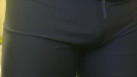 Snapshot of spreet21 chatting on December 1, 7:41 pm MicroClit online show from December 1, 7:41 pm