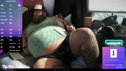 Snapshot of squeaks724 chatting on December 2, 4:09 pm Your Pal Squeaks online show from December 2, 4:09 pm