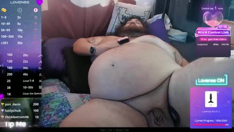 Snapshot of squeaks724 chatting on December 4, 6:50 pm Your Pal Squeaks online show from December 4, 6:50 pm