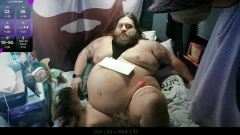 Snapshot of squeaks724 chatting on December 18, 5:59 am Your Pal Squeaks online show from December 18, 5:59 am