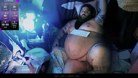 Snapshot of squeaks724 chatting on December 19, 12:24 am Your Pal Squeaks online show from December 19, 12:24 am