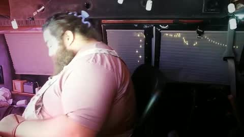 Snapshot of squeaks724 chatting on January 28, 4:39 am Your Pal Squeaks online show from January 28, 4:39 am