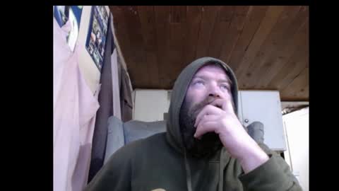 Snapshot of squegly chatting on January 4, 3:50 am Bryan online show from January 4, 3:50 am