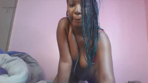 Snapshot of squirt_goddess_ chatting on March 1, 8:49 am Emmah online show from March 1, 8:49 am