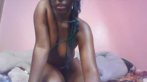 Snapshot of squirt_goddess_ chatting on March 1, 8:55 pm Emmah online show from March 1, 8:55 pm