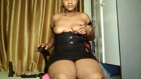 Snapshot of squirtcunt_xola chatting on July 14, 4:39 am melanie online show from July 14, 4:39 am