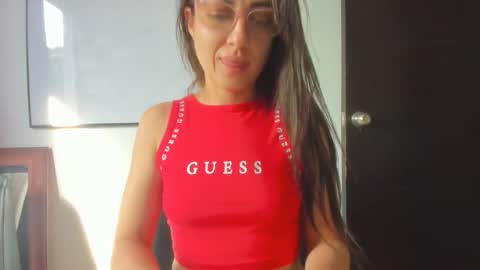 Tati online show from February 15, 8:49 pm