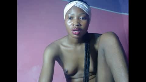 Snapshot of squirty_joy chatting on June 30, 6:31 pm Magdalen online show from June 30, 6:31 pm