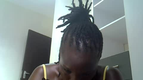 Snapshot of squitingbeech chatting on July 3, 1:17 pm Hadasa online show from July 3, 1:17 pm