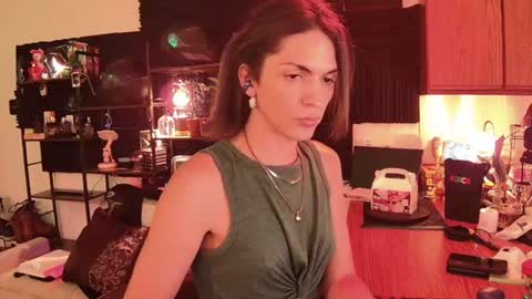 Earthling Gurl Michelle Allergy online show from July 13, 3:31 am