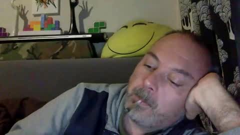 Snapshot of srekos38 chatting on December 8, 6:17 pm srekos38 online show from December 8, 6:17 pm