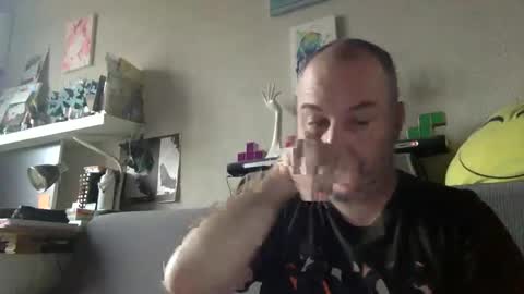 Snapshot of srekos38 chatting on December 23, 9:49 am srekos38 online show from December 23, 9:49 am