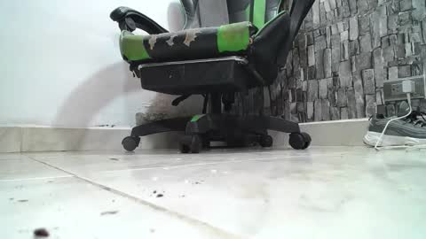 Snapshot of srfindomfeet_ chatting on May 2, 5:07 pm sr master cum its my old account online show from May 2, 5:07 pm