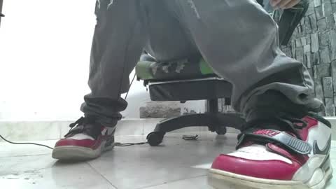 Snapshot of srfindomfeet_ chatting on July 6, 5:48 am sr master cum its my old account online show from July 6, 5:48 am