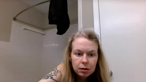 Snapshot of sriley386444137 chatting on January 1, 1:27 pm sriley386444137 online show from January 1, 1:27 pm