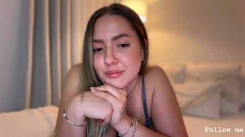 Sophie 3 online show from May 21, 12:50 am