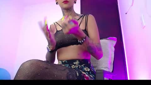 Snapshot of srta_fox chatting on September 17, 11:23 am Srta. Fox online show from September 17, 11:23 am