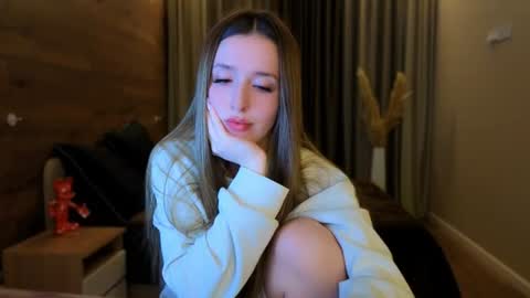Chloe online show from June 26, 9:08 pm