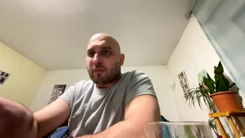 sta13 online show from April 2, 10:51 pm