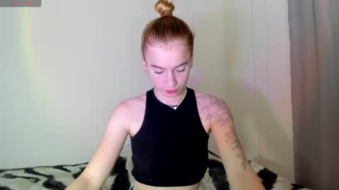 Snapshot of stacey_brow chatting on May 14, 3:13 am stacey online show from May 14, 3:13 am