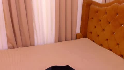 staceymariemojic online show from August 3, 9:18 pm