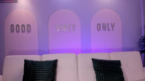 Stacy Woods online show from April 14, 11:05 am